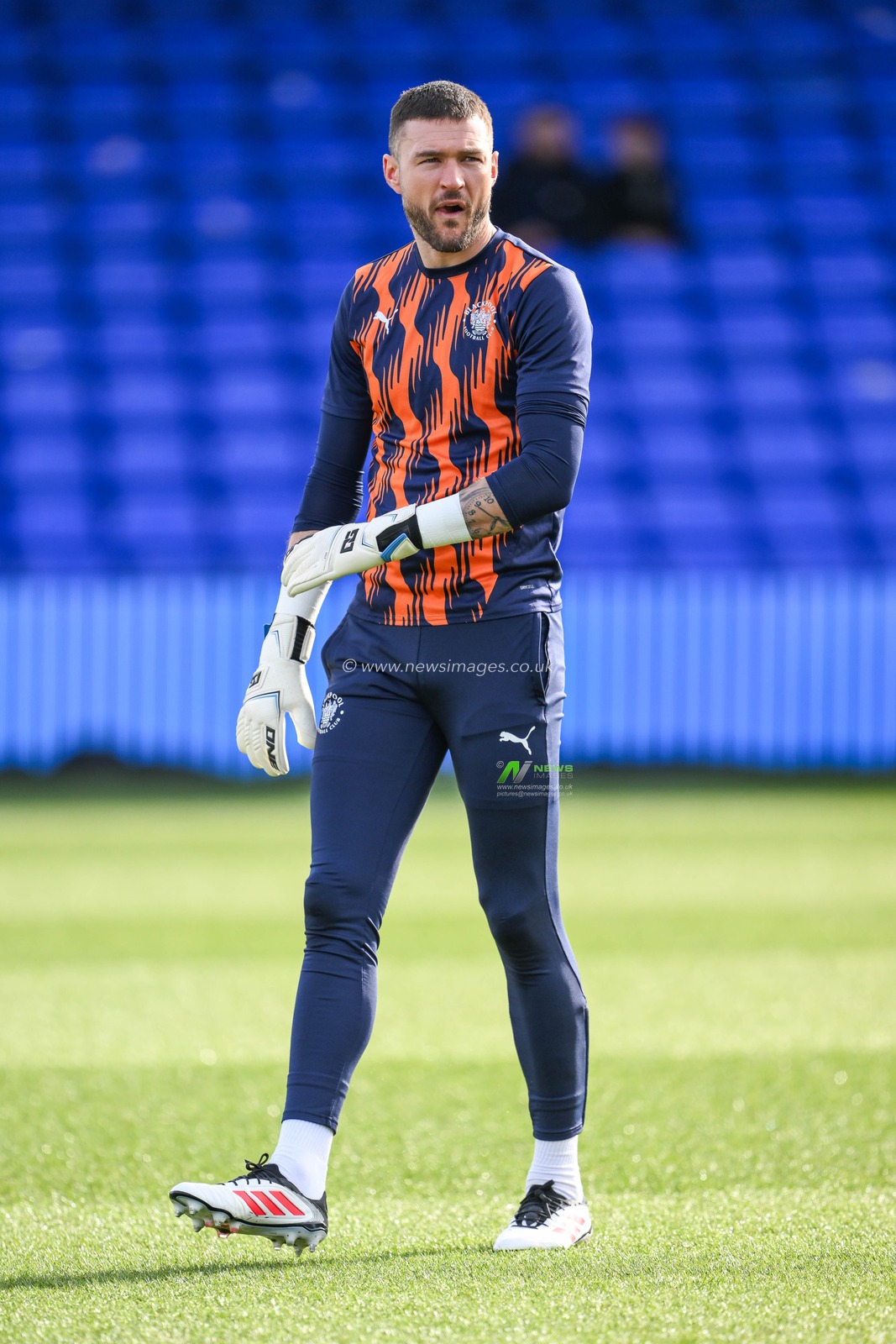 Richard O'Donnell of Blackpool during the pre-game warmup ahead of the Sky Bet League 1 match Stockport County vs Blackpool at Edgeley Park Stadium, Stockport, United Kingdom, 1st March 2025

(Photo by Craig Thomas/News Images)