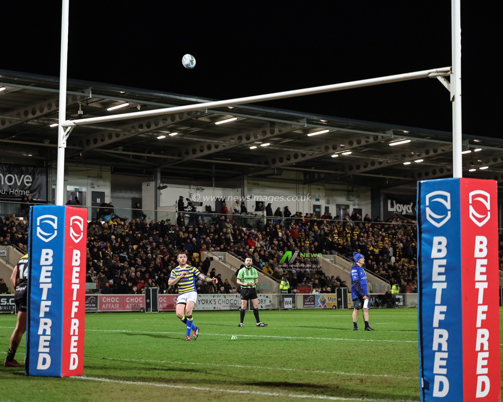 Marc Sneyd of Warrington Wolves converts for a goal during the Betfred Super League Round 4 match York Knights vs Warrington Wolves at LNER Community Stadium, York, United Kingdom on 06 March 2026

(Photo by Mark Cosgrove/News Images)