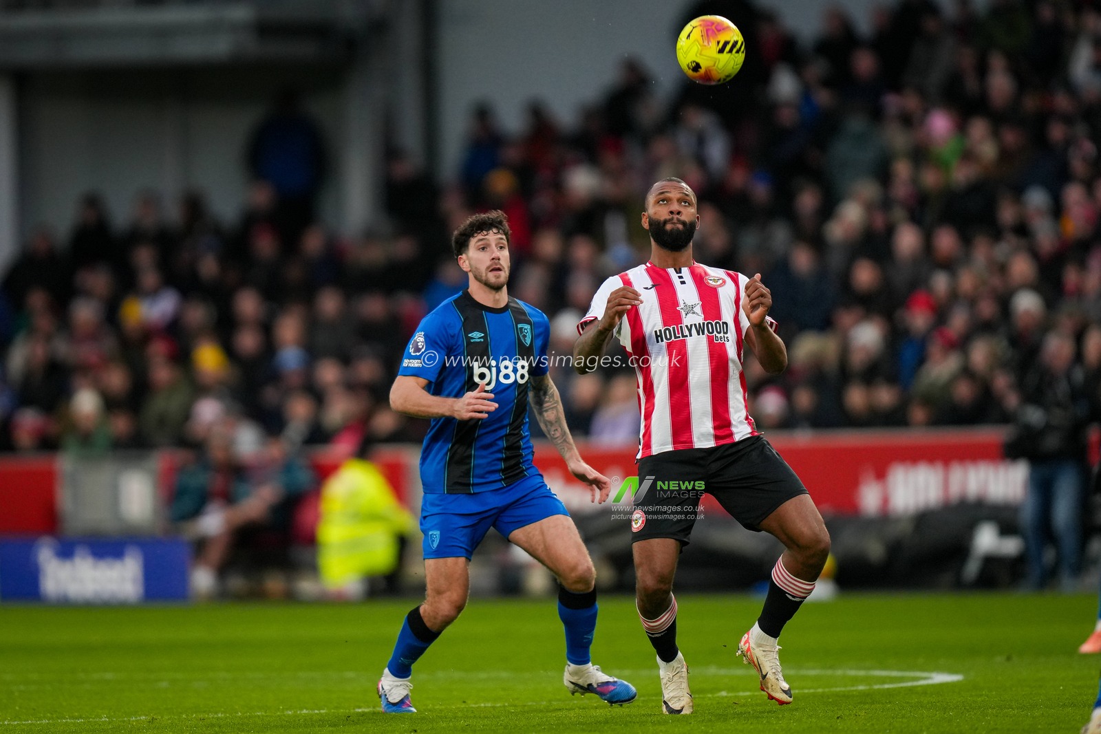 Igor Thiago of Brentford  controls the ball during the Premier League match Brentford vs Bournemouth at The Gtech Community Stadium, London, United Kingdom, 27th December 2025

(Photo by Maynard Manyowa/News Images)

*** GER AUT SUI OUT ***