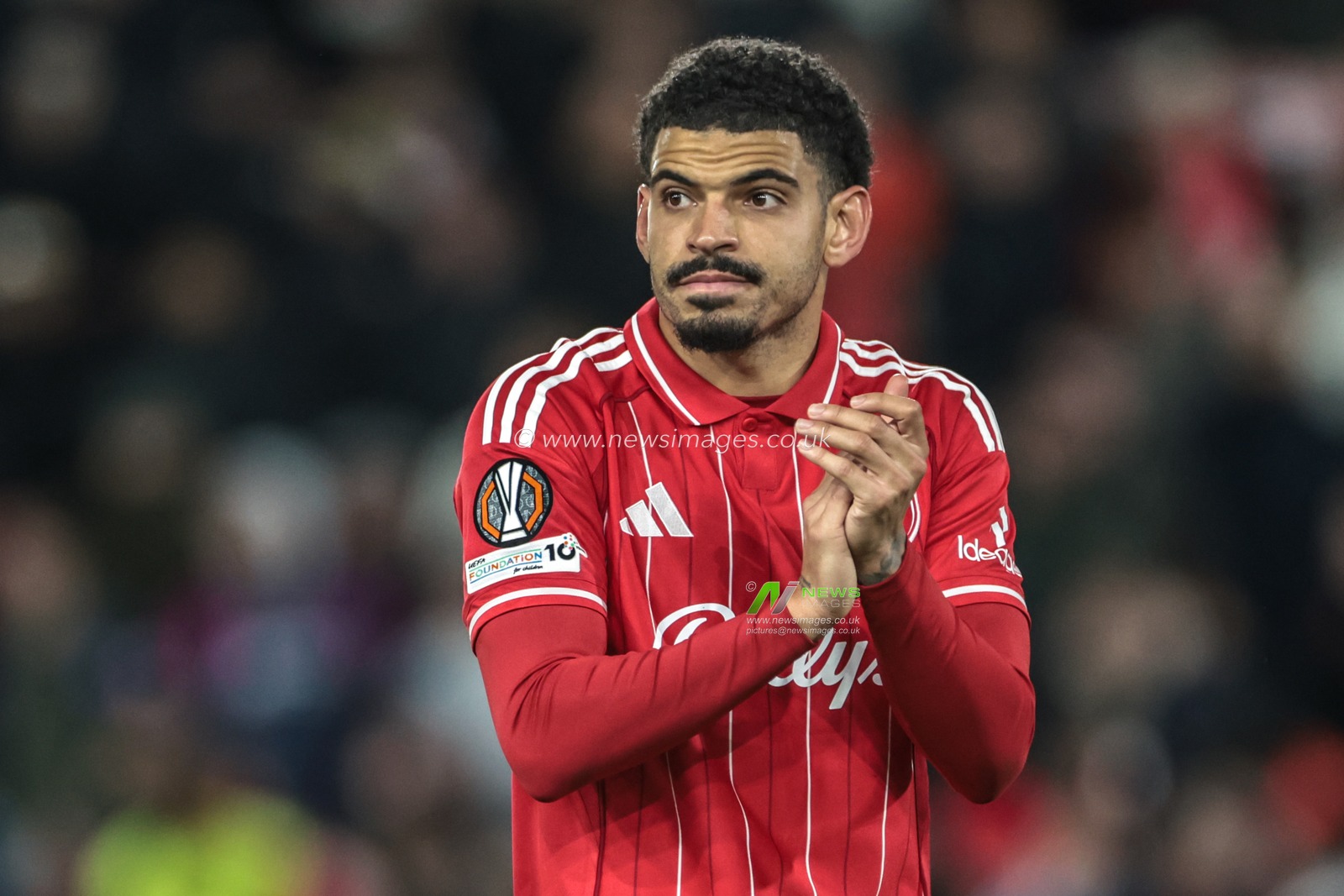 Morgan Gibbs-White of Nottingham Forest applauds the fans after the game during the UEFA Europa League Matchday 3 of 8 Nottingham Forest vs Porto at City Ground, Nottingham, United Kingdom, 23rd October 2025

(Photo by Mark Cosgrove/News Images)