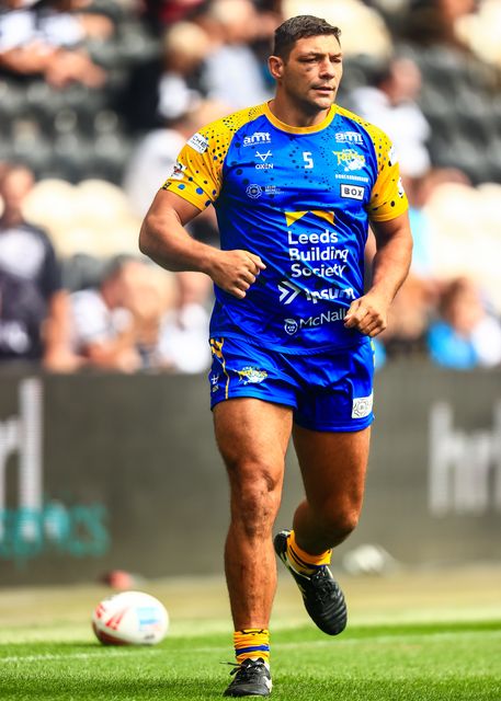 Ryan Hall  of Leeds Rhinos in the pre-game warm up  during the Betfred Super League Round 24 match Hull FC vs Leeds Rhinos at MKM Stadium, Hull, United Kingdom, 30th August 2025

(Photo by Richard Bierton/News Images)