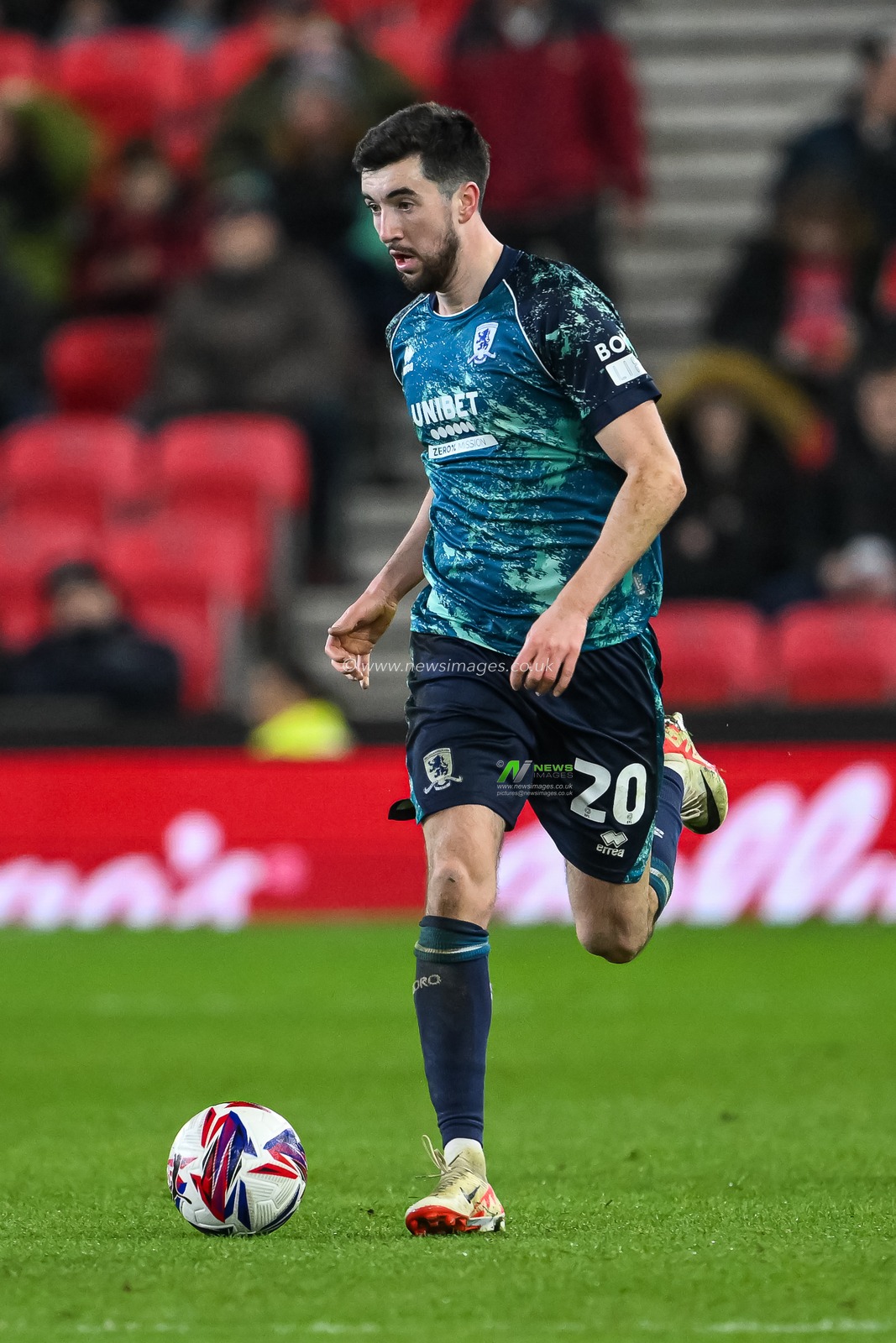 Finn Azaz of Middlesbrough makes a break with the ball during the Sky Bet Championship match Stoke City vs Middlesbrough at Bet365 Stadium, Stoke-on-Trent, United Kingdom, 25th February 2025

(Photo by Craig Thomas/News Images)