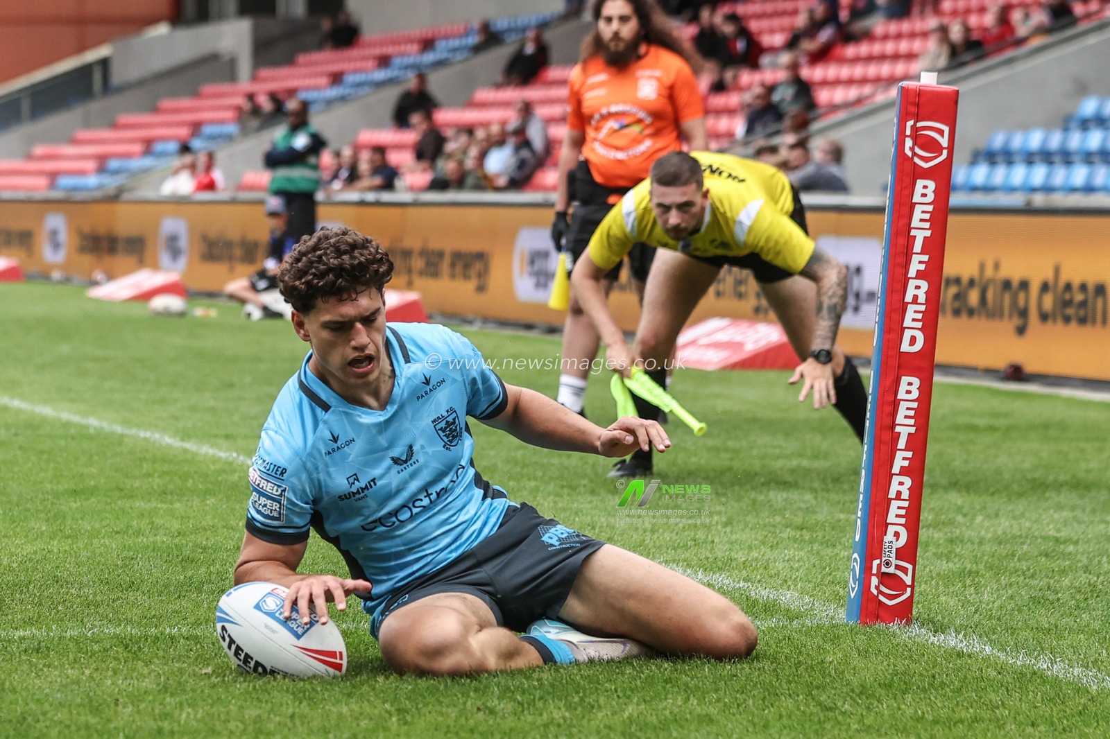 Lewis Martin of Hull FC goes over for a try during the Betfred Super League round 15 match Salford Red Devils vs Hull FC at Salford Community Stadium, Eccles, United Kingdom, 22nd June 2025

(Photo by Alfie Cosgrove/News Images)