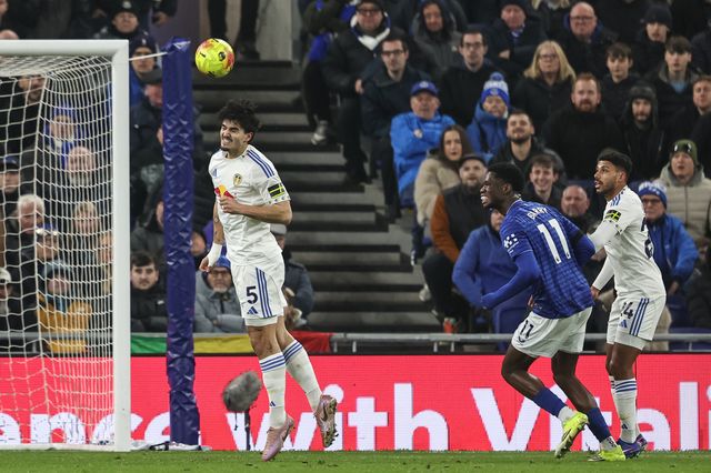 Pascal Struijk of Leeds United heads the ball clear of his defensive area during the Premier League match Everton vs Leeds United at Hill Dickinson Stadium, Liverpool, United Kingdom, 26th January 2026

(Photo by Alfie Cosgrove/News Images)