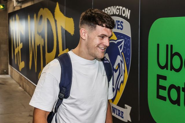 Josh Thewlis of Warrington Wolves arrives during the Betfred Super League Round 24 match Warrington Wolves vs Salford Red Devils at Halliwell Jones Stadium, Warrington, United Kingdom, 29th August 2025

(Photo by Alfie Cosgrove/News Images)