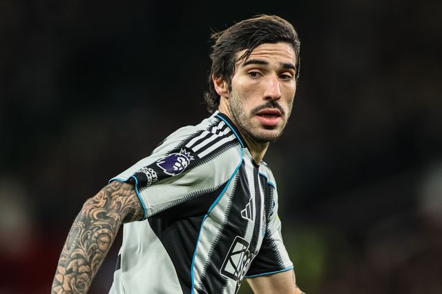 Sandro Tonali of Newcastle United during the Premier League match Manchester United vs Newcastle United at Old Trafford, Manchester, United Kingdom, 26th December 2025

(Photo by Alfie Cosgrove/News Images)

*** GER AUT SUI OUT ***