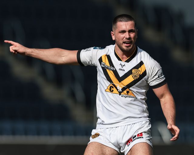 George Hill of Castleford Tigers gives teams mates instructions  during the Rugby League Reserves match Leeds Rhinos Reserves vs Castleford Tigers Reserves at AMT Headingley Stadium, Leeds, United Kingdom on 22 May 2026

(Photo by Mark Cosgrove/News Images)