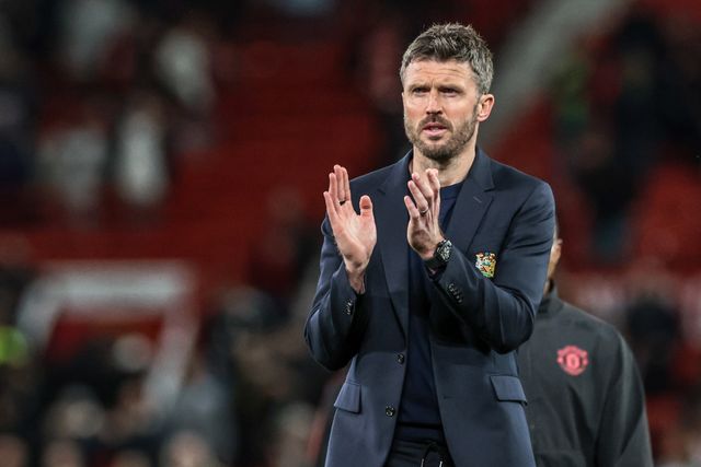Michael Carrick manager of Manchester United applauds the fans after the game during the Premier League match Manchester United vs Brentford at Old Trafford, Manchester, United Kingdom on 27 April 2026

(Photo by Mark Cosgrove/News Images)