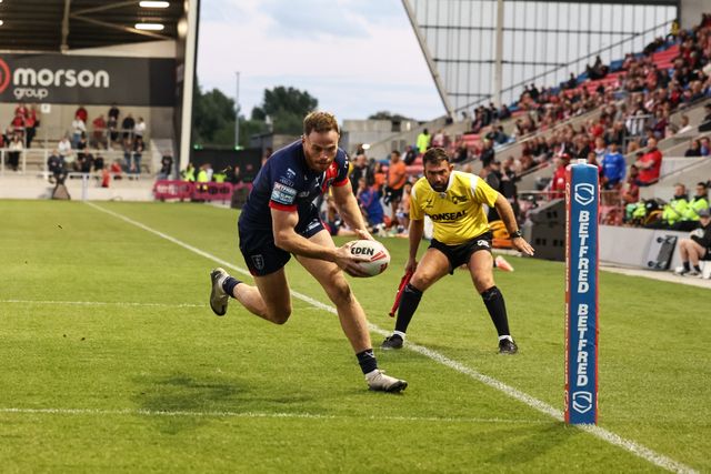 Joe Burgess of Hull KR goes over for a hat-trick of try’s during the Betfred Super League Round 20 Salford Red Devils vs Hull KR at Salford Community Stadium, Eccles, United Kingdom, 31st July 2025

(Photo by Mark Cosgrove/News Images)