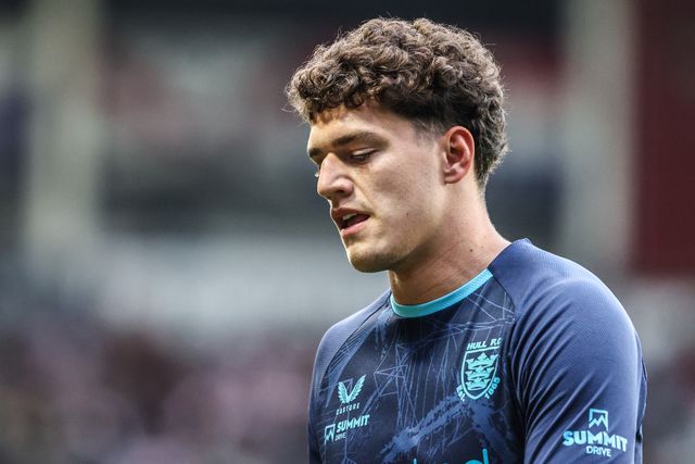 Lewis Martin of Hull FC in the pre-game warm up during the Betfred Super League round 23 match St Helens vs Hull FC at Totally Wicked Stadium, St Helens, United Kingdom, 22nd August 2025

(Photo by Alfie Cosgrove/News Images)