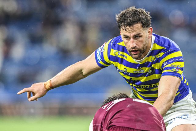 Toby King of Warrington Wolves gives team mates instructions during the Betfred Super League round 10 match Huddersfield Giants vs Warrington Wolves at Accu Stadium, Huddersfield, United Kingdom on 02 May 2026

(Photo by Alfie Cosgrove/News Images)