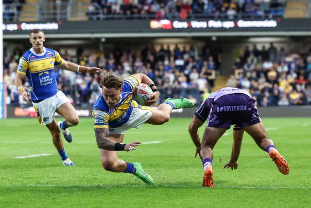 Chris Hankinson of Leeds Rhinos in action during the Betfred Super League round 23 match Leeds Rhinos vs Hull KR at Headingley Stadium, Leeds, United Kingdom, 21st August 2025

(Photo by Mark Cosgrove/News Images)