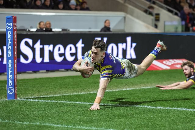 Josh Thewlis of Warrington Wolves goes over for a try in the corner during the Betfred Super League Round 4 match York Knights vs Warrington Wolves at LNER Community Stadium, York, United Kingdom on 06 March 2026

(Photo by Mark Cosgrove/News Images)