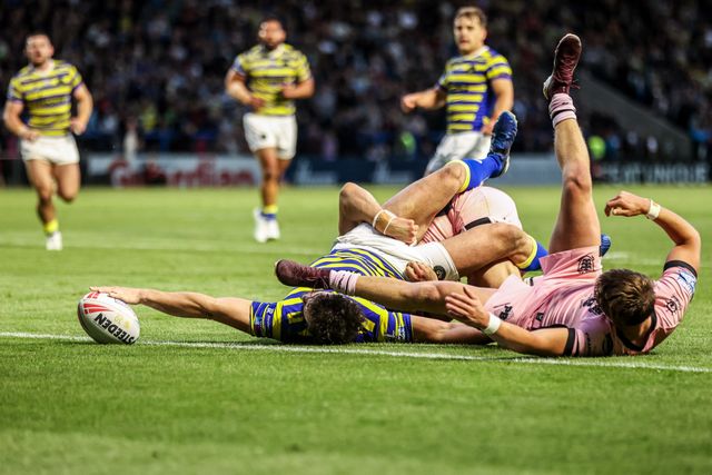 Toby King of Warrington Wolves goes over for a try during the Betfred Super League round 13 match Warrington Wolves vs Hull FC at The Halliwell Jones Stadium, Warrington, United Kingdom on 05 June 2026

(Photo by Alfie Cosgrove/News Images)
