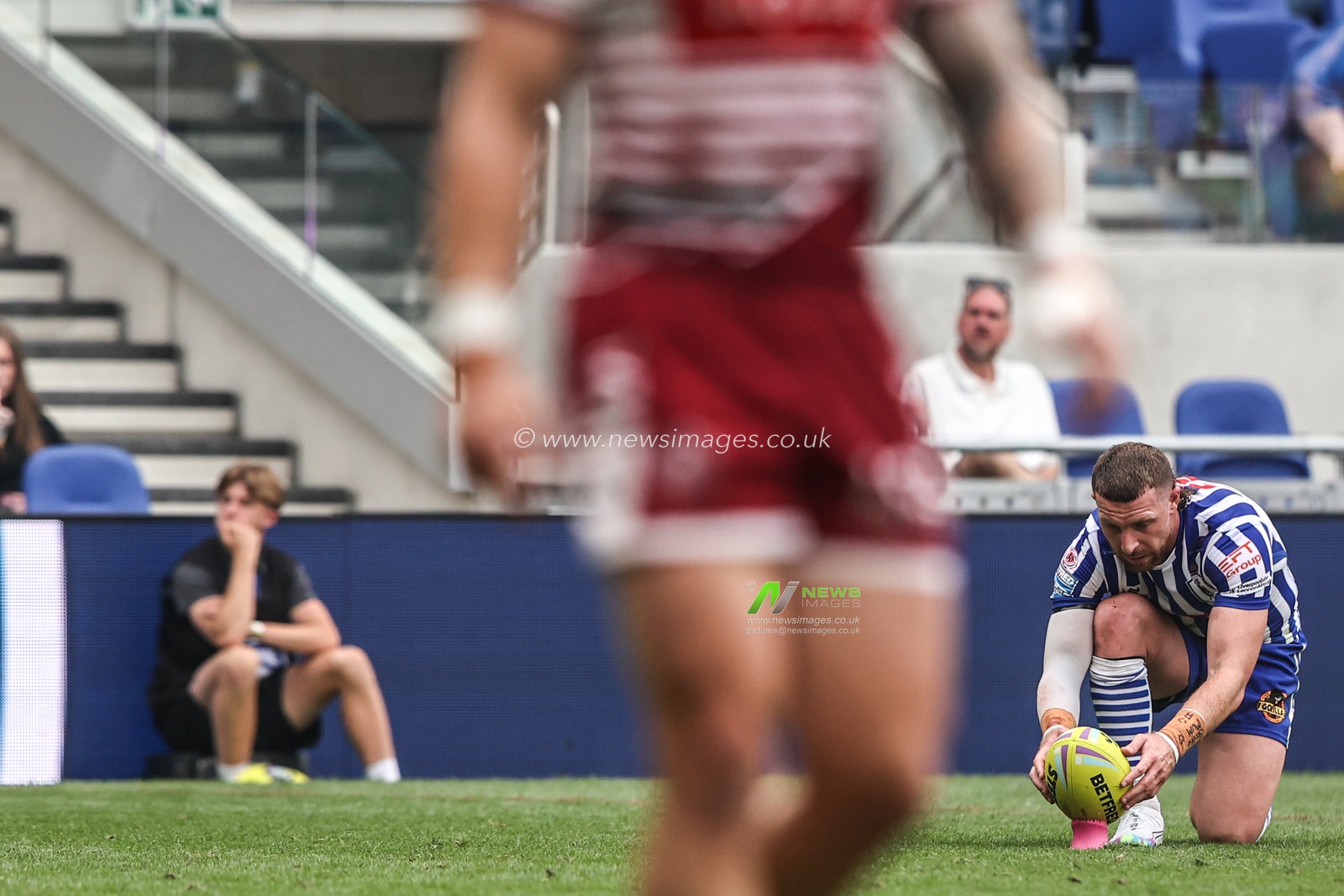 Jackson Hastings of St Helens prepares to take a penalty during the Betfred Super League Magic Weekend match Wigan Warriors vs St Helens at Hill Dickinson Stadium, Liverpool, United Kingdom on 05 July 2026

(Photo by Alfie Cosgrove/News Images)