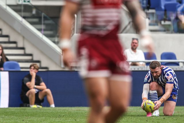Jackson Hastings of St Helens prepares to take a penalty during the Betfred Super League Magic Weekend match Wigan Warriors vs St Helens at Hill Dickinson Stadium, Liverpool, United Kingdom on 05 July 2026

(Photo by Alfie Cosgrove/News Images)