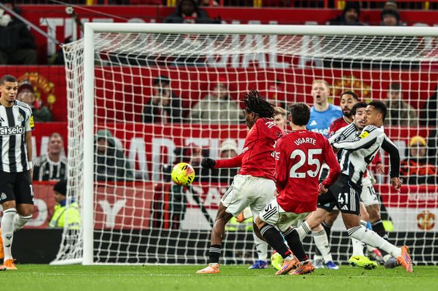 Patrick Dorgu of Manchester Untied scores to make it 1-0 during the Premier League match Manchester United vs Newcastle United at Old Trafford, Manchester, United Kingdom, 26th December 2025

(Photo by Alfie Cosgrove/News Images)

*** GER AUT SUI OUT ***