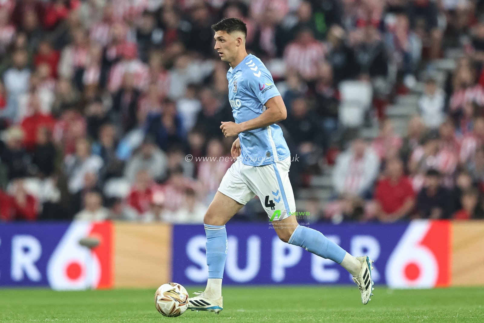Bobby Thomas of Coventry City during the Sky Bet Championship Playoff Semi-final match Sunderland vs Coventry City at Stadium Of Light, Sunderland, United Kingdom, 13th May 2025

(Photo by Alfie Cosgrove/News Images)