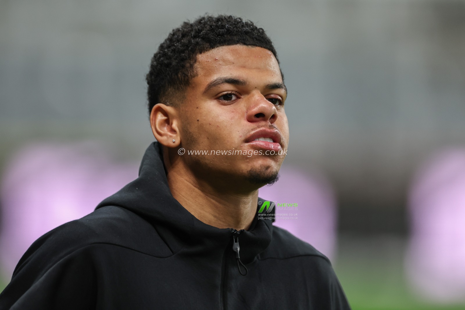William Osula of Newcastle United arrives during the Carabao Cup Last 16 match Newcastle United vs Chelsea at St. James's Park, Newcastle, United Kingdom, 30th October 2024

(Photo by Mark Cosgrove/News Images)