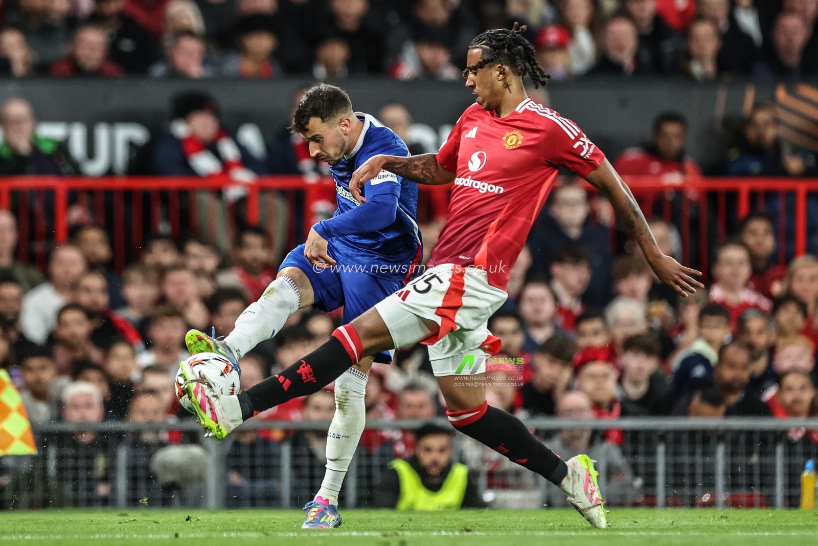 Leny Yoro of Manchester United blocks a shot from Alex Berenguer of Athletic Bilbao during the UEFA Europa League Semi-final match Manchester United vs Athletic Bilbao at Old Trafford, Manchester, United Kingdom, 8th May 2025

(Photo by Mark Cosgrove/News Images)