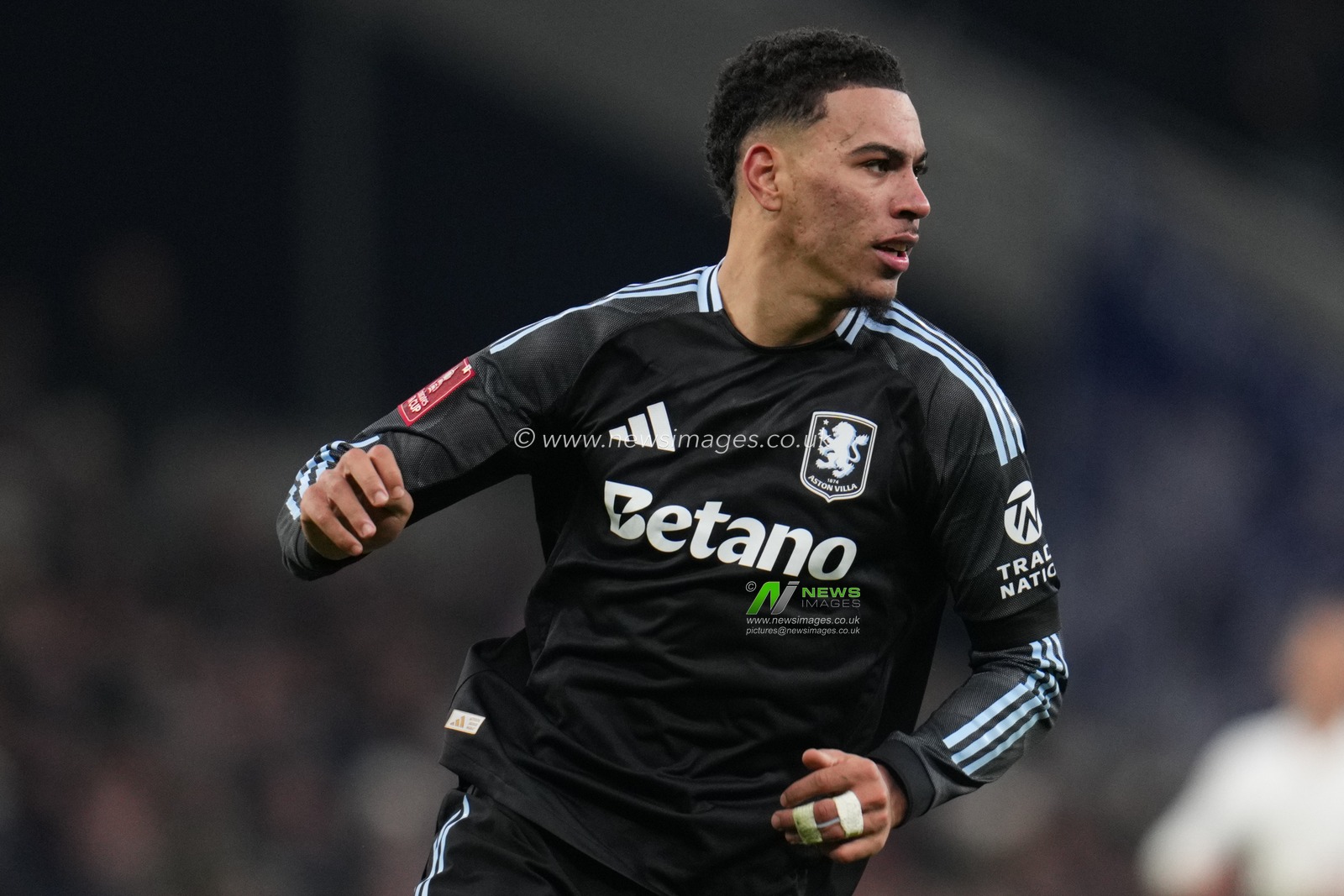 Morgan Rogers of Aston Villa during the Emirates FA Cup Third Round match Tottenham Hotspur vs Aston Villa at Tottenham Hotspur Stadium, London, United Kingdom, 10th January 2026

(Photo by Harvey Murphy/News Images)