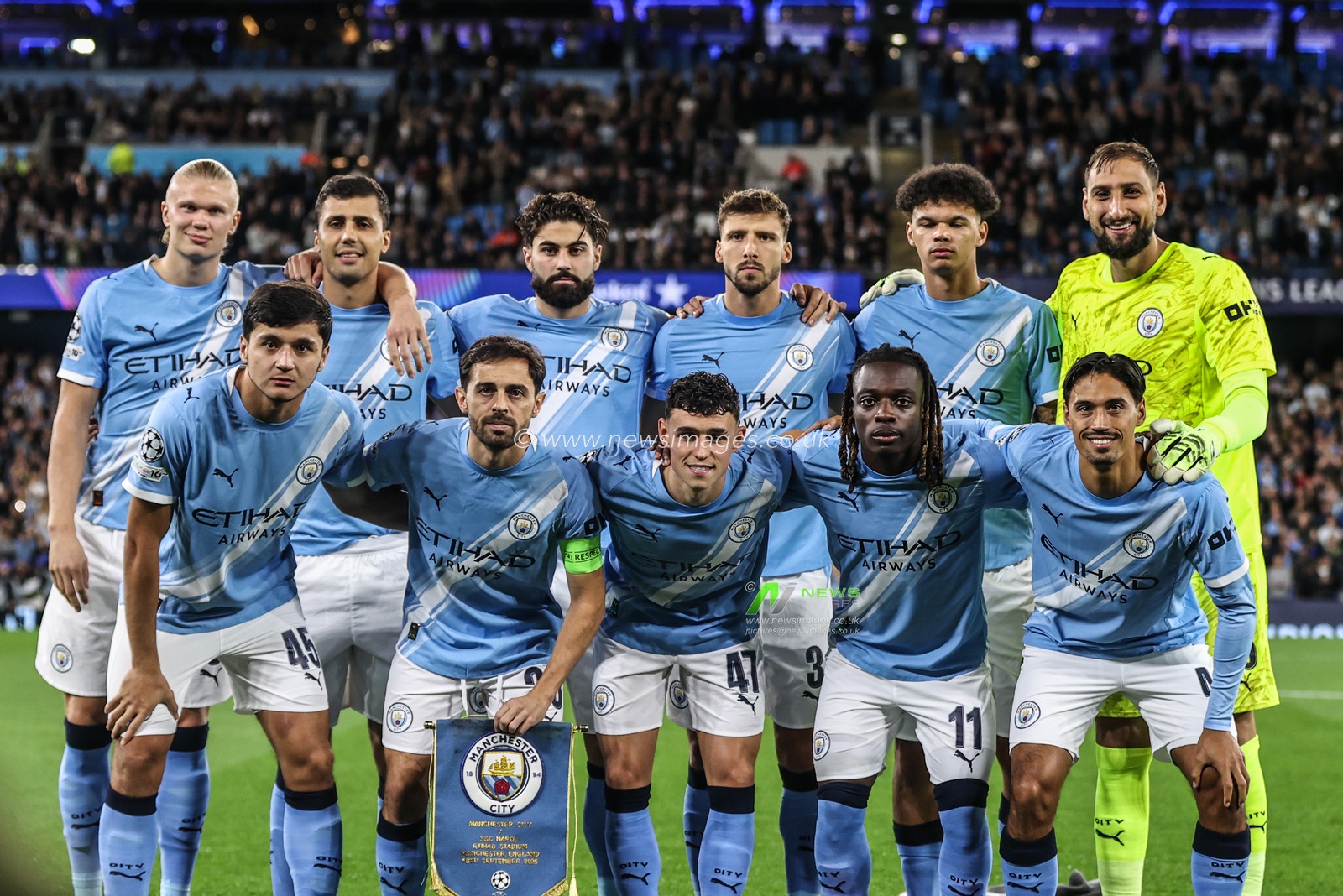 Manchester City’s team photo during the UEFA Champions League 2025/26 Phase MD1 Manchester City vs Napoli League at The City of Manchester Stadium, Manchester, United Kingdom, 18th September 2025

(Photo by Alfie Cosgrove/News Images)