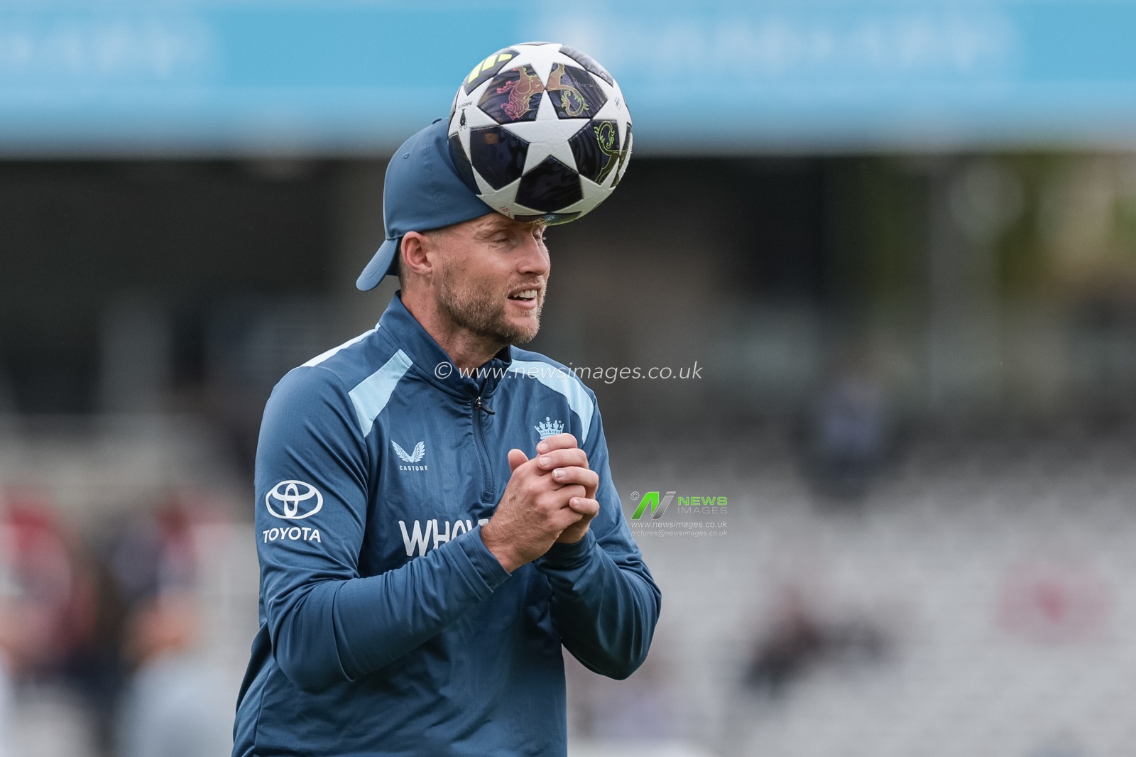 Joe Root of England heads the ball in the pre-game warm up session during the 1st Rothesay Test Match Day 1 England vs New Zealand at Lords, London, United Kingdom on 04 June 2026

(Photo by Mark Cosgrove/News Images)