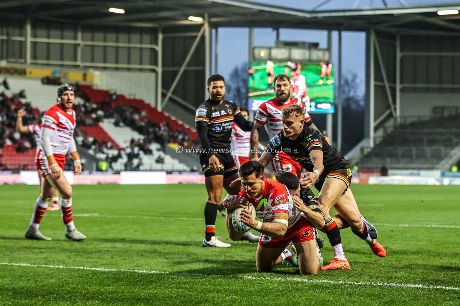 Shane Wright of St Helens goes over for a try during the Betfred Super League round 4 match St Helens vs Bradford Bulls at The BrewDog Stadium, St Helens, United Kingdom on 07 March 2026

(Photo by Alfie Cosgrove/News Images)