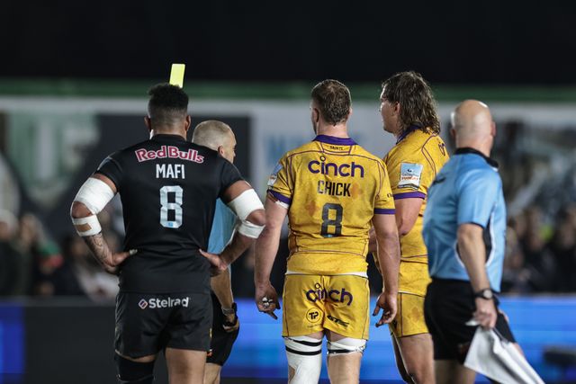 Referee Ian Tempest gives JJ van der Mescht of Northampton Saints a second yellow card followed by a 20 minute red card receiving a 20 minute red card during the Gallagher Premiership match Newcastle Red Bulls vs Northampton Saints at Kingston Park, Newcastle, United Kingdom, 17th October 2025

(Photo by Mark Cosgrove/News Images)