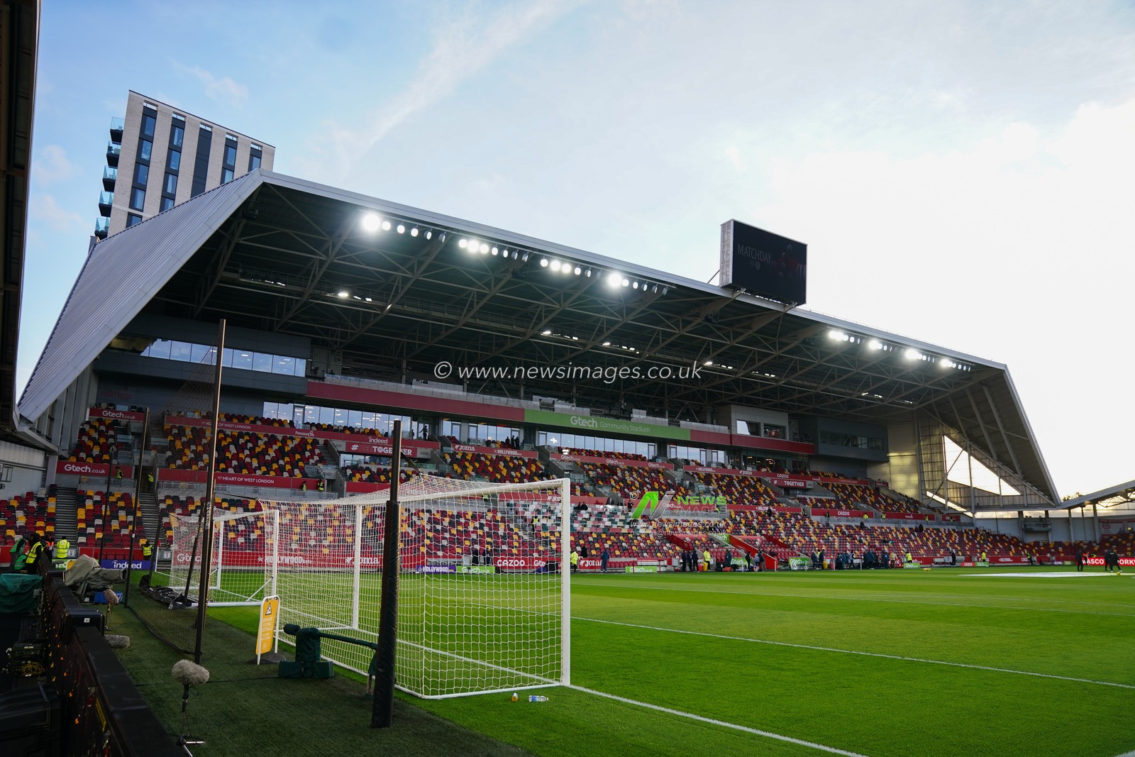 General view of the Gtech Community Stadium ahead of the Premier League match Brentford vs Leeds United at The Gtech Community Stadium, London, United Kingdom, 14th December 2025

(Photo by Harvey Murphy/News Images)

*** GER AUT SUI OUT ***
