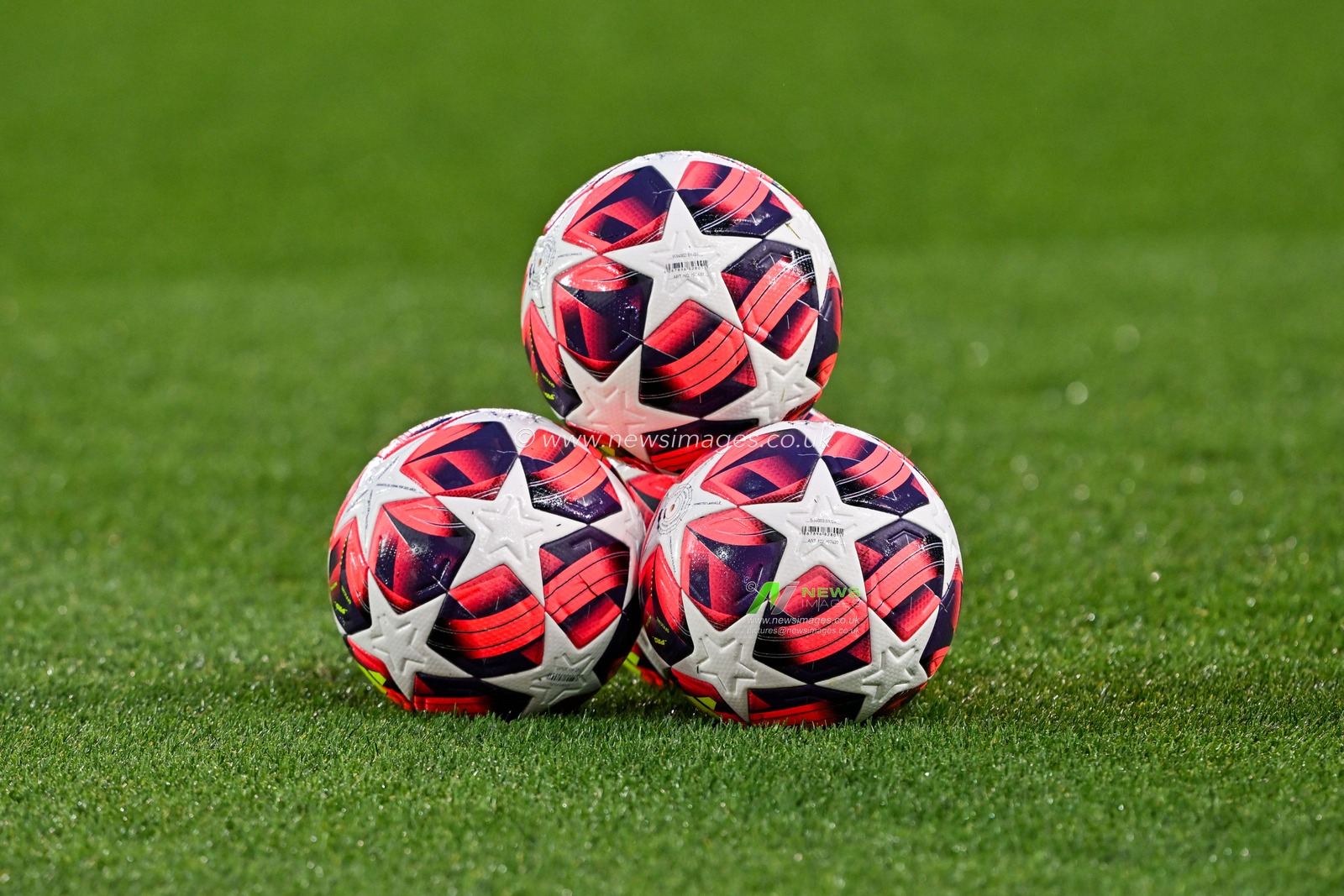 A general view of the match balls prior to the UEFA Women's Champions League match  - Group D - Manchester City vs Barcelona at Manchester City Academy Stadium, Manchester, United Kingdom, 9th October 2024

(Photo by Cody Froggatt/News Images)