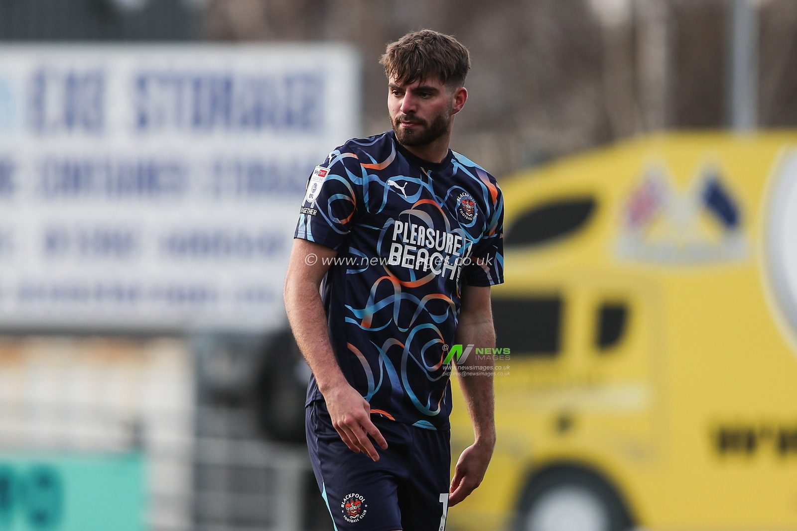 Tom Bloxham of Blackpool during the Sky Bet League 1 match Exeter City vs Blackpool at St James' Park, Exeter, United Kingdom, 25th January 2025

(Photo by Gareth Evans/News Images)