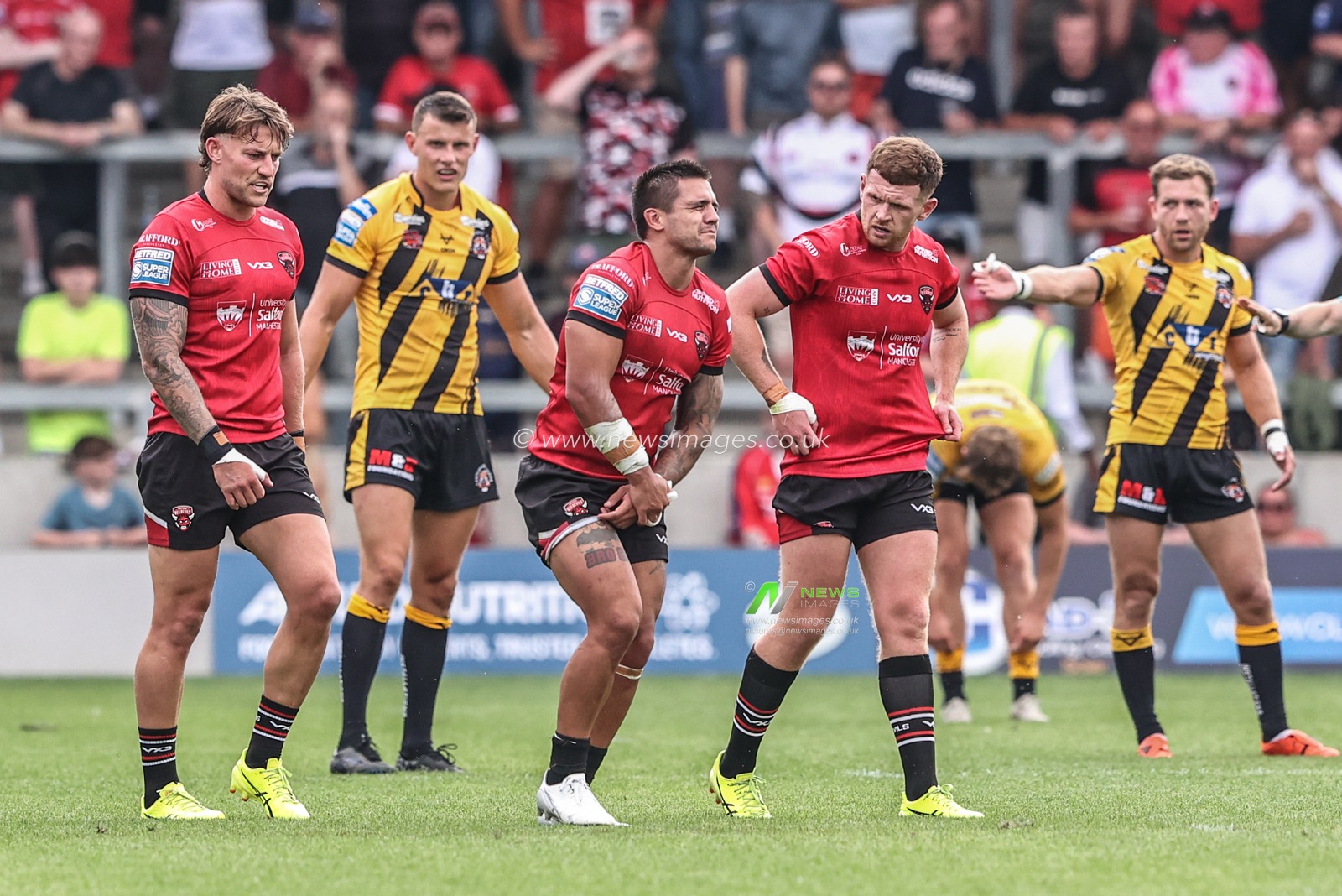 Jayden Nikorima of Salford Red Devils holds his injured arm during the Betfred Super League Round 18 match Salford Red Devils vs Castleford Tigers at Salford Community Stadium, Eccles, United Kingdom, 13th July 2025

(Photo by Alfie Cosgrove/News Images)