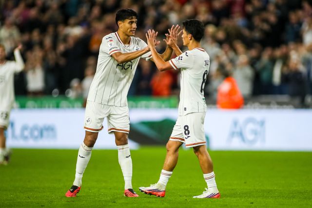 Marko Stamenic of Swansea City and Elijah Just during the Sky Bet Championship match Swansea City vs Watford at Swansea.com Stadium, Swansea, United Kingdom on 01 September 2026

(Photo by Andrew Lewis/News Images)