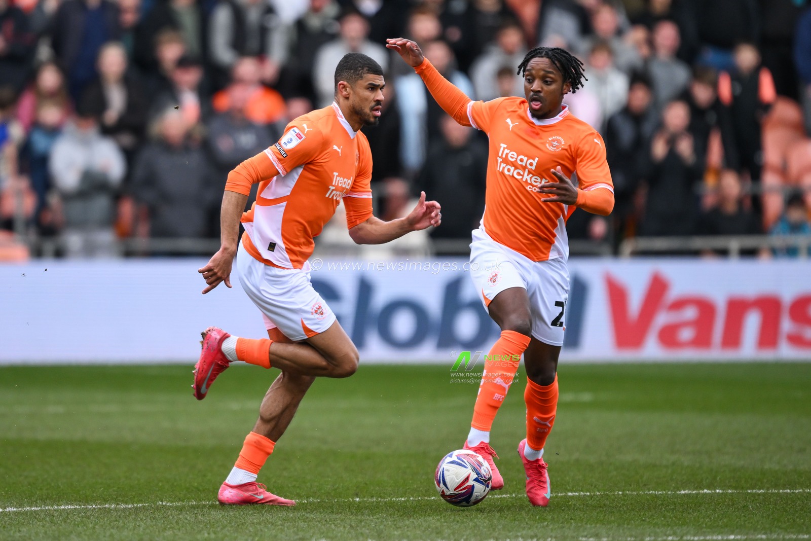 Niall Ennis of Blackpoolmakes a break with the ball during the Sky Bet League 1 match Blackpool vs Leyton Orient at Bloomfield Road, Blackpool, United Kingdom, 15th March 2025

(Photo by Craig Thomas/News Images)