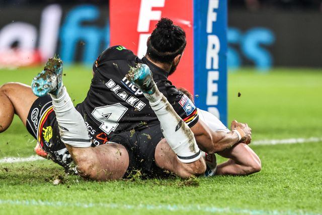 Joe Batchelor of Hull FC goes over for a try during the Betfred Super League round 1 match Hull FC vs Bradford Bulls at MKM Stadium, Hull, United Kingdom on 14 February 2026

(Photo by Alfie Cosgrove/News Images)