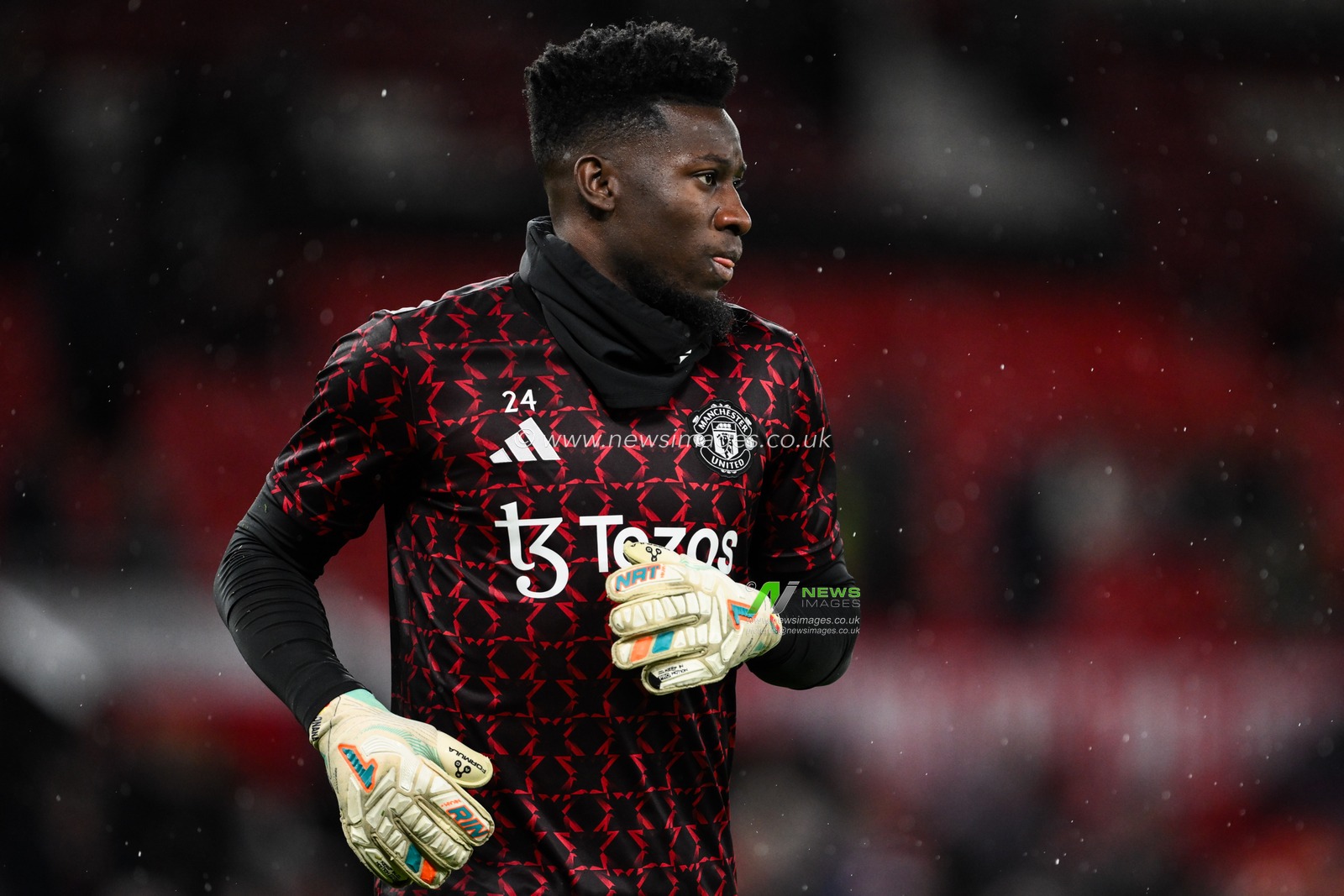 AndrÃ© Onana of Manchester United during the pre-game warm up ahead of the Premier League match Manchester United vs Nottingham Forest at Old Trafford, Manchester, United Kingdom, 7th December 2024

(Photo by Craig Thomas/News Images)