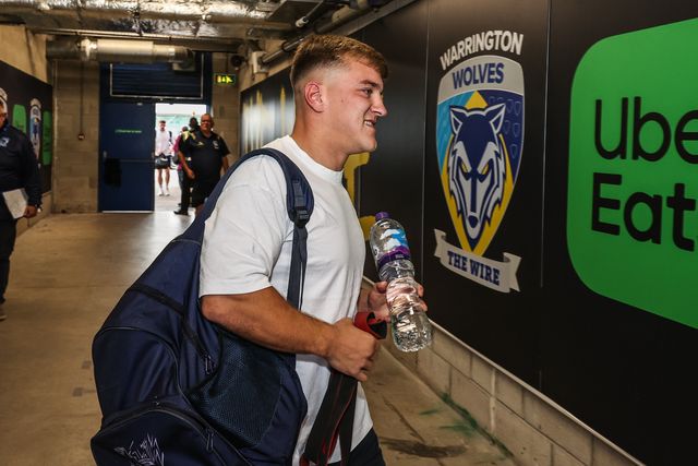 Leon Hayes of Warrington Wolves arrives during the Betfred Super League Round 24 match Warrington Wolves vs Salford Red Devils at Halliwell Jones Stadium, Warrington, United Kingdom, 29th August 2025

(Photo by Alfie Cosgrove/News Images)