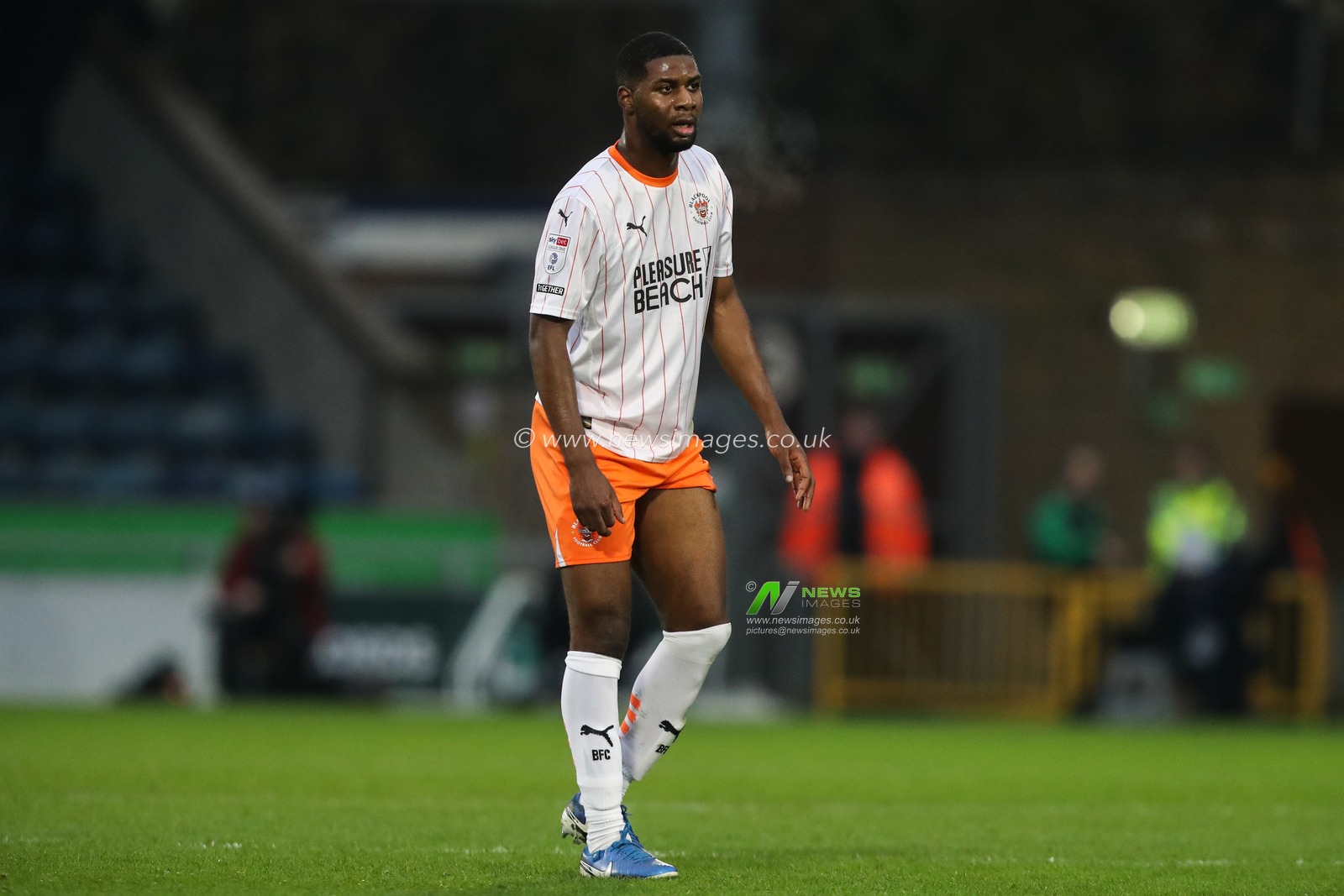 Odeluga Offiah of Blackpool during the Sky Bet League 1 match Wycombe Wanderers vs Blackpool at Adams Park, High Wycombe, United Kingdom, 4th January 2025

(Photo by Gareth Evans/News Images)