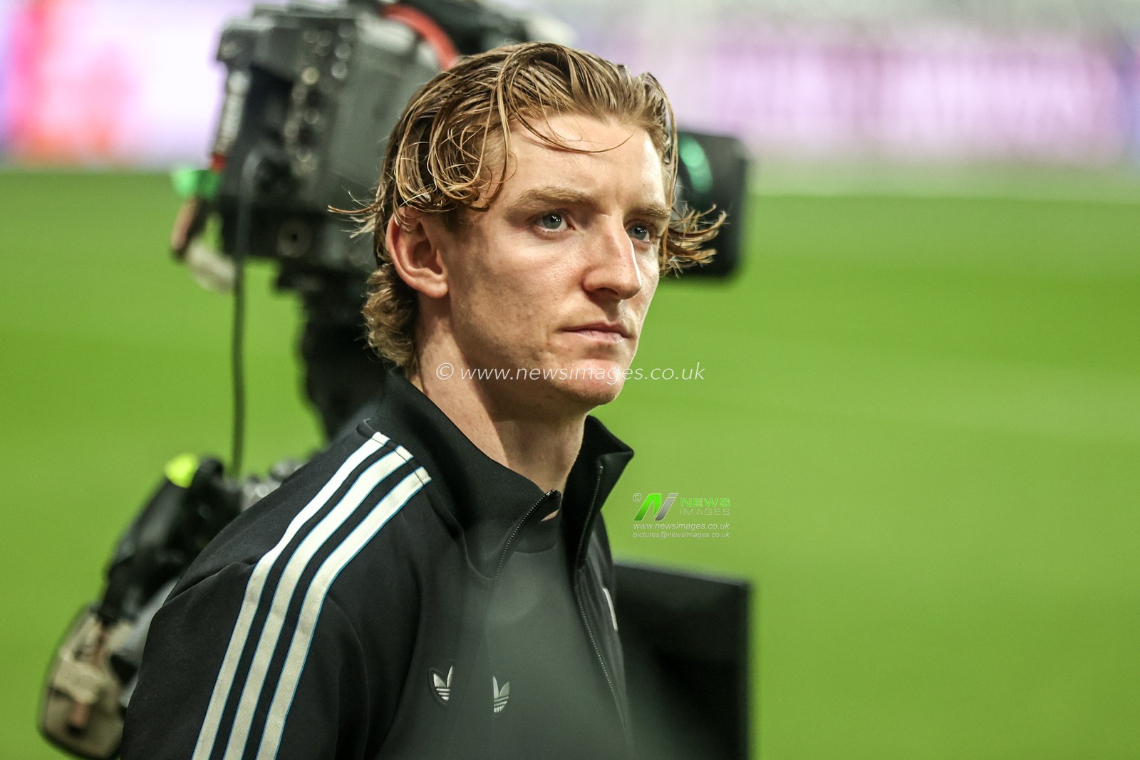 Anthony Gordon of Newcastle United arrives during the UEFA Champions League Matchday 4 of 8 Newcastle United vs Athletic Club at St. James's Park, Newcastle, United Kingdom, 5th November 2025

(Photo by Alfie Cosgrove/News Images)

*** GER AUT SUI OUT ***