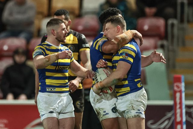 George Williams of Warrington Wolves celebrates his try with team mates during the Betfred Super League Round 4 match York Knights vs Warrington Wolves at LNER Community Stadium, York, United Kingdom on 06 March 2026

(Photo by Mark Cosgrove/News Images)