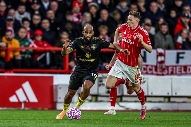 Bryan Mbeumo of Manchester United breaks with the ball under pressure from Elliot Anderson of Nottingham Forest during the Premier League match Nottingham Forest vs Manchester United at City Ground, Nottingham, United Kingdom, 1st November 2025

(Photo by Alfie Cosgrove/News Images)

*** GER AUT SUI OUT ***