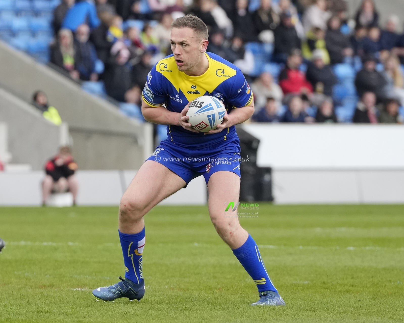 Ben Currie of Warrington Wolves during the Betfred Super League Round 9 match Salford Red Devils vs Warrington Wolves at Salford Community Stadium, Eccles, United Kingdom, 27th April 2024

(Photo by Steve Flynn/News Images)