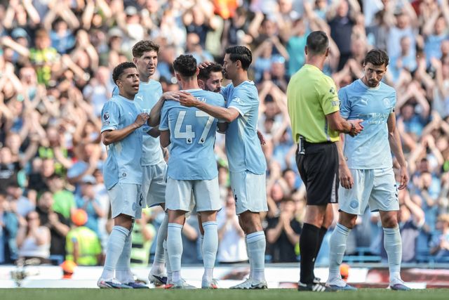 Bernardo Silva of Manchester City is substituted off and leaves the field to a standing ovation during the Premier League match Manchester City vs Aston Villa at Etihad Stadium, Manchester, United Kingdom on 24 May 2026

(Photo by Mark Cosgrove/News Images)