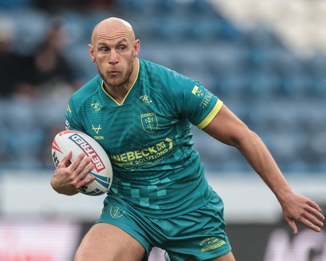 Dean Hadley of Hull KR breaks with the ball during the Betfred Super League Round 4 match Huddersfield Giants vs Hull KR at Accu Stadium, Huddersfield, United Kingdom on 08 March 2026

(Photo by Mark Cosgrove/News Images)