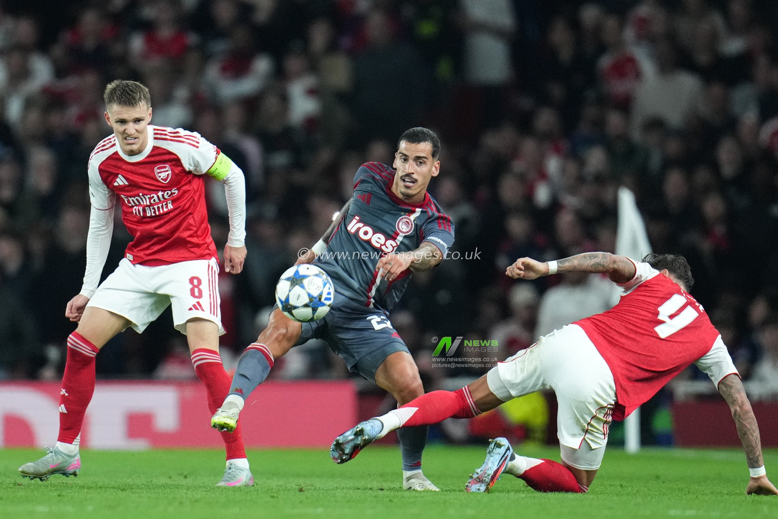during the UEFA Champions League match Arsenal vs Olympiakos FC at Emirates Stadium, London, United Kingdom, 1st October 2025

(Photo by Harvey Murphy/News Images)