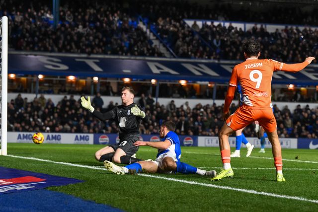 Kyle Joseph of Blackpool \shoots on goal during the Sky Bet League 1 match Birmingham City vs Blackpool at St. Andrew's @ Knighthead Park, Birmingham, United Kingdom, 29th December 2024

(Photo by Craig Thomas/News Images)