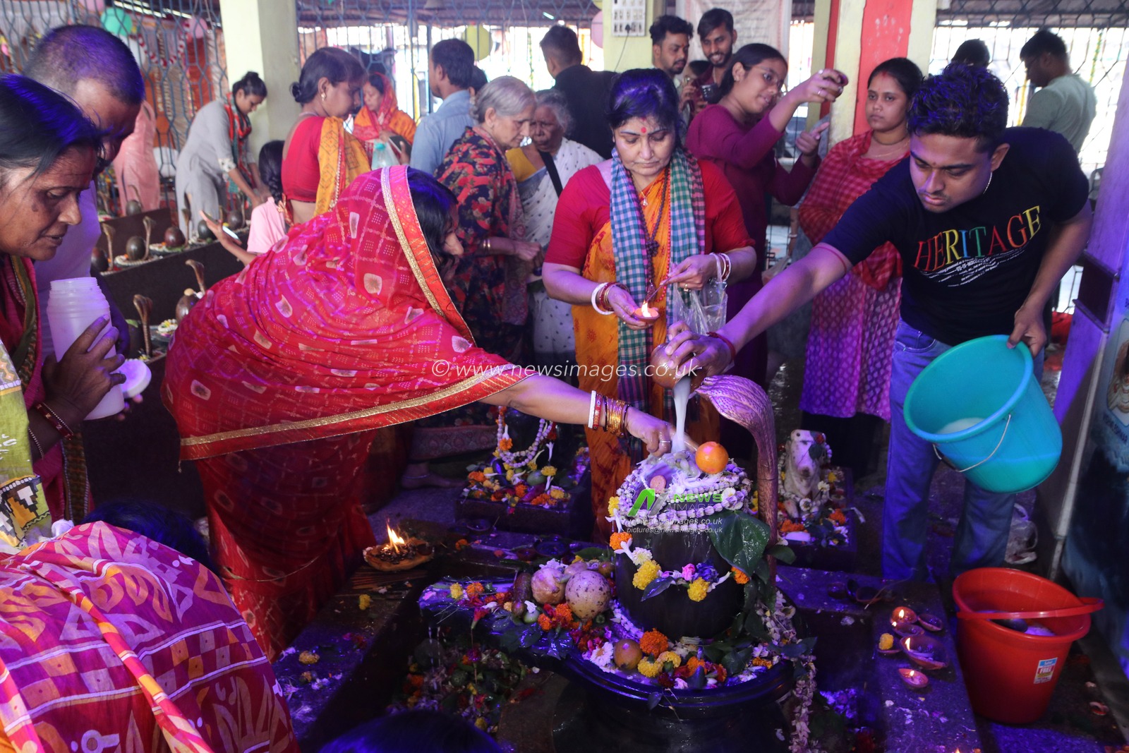 Hindu devotees offers prayers on the occasion of 'Maha Shivaratri', an annual festival dedicated to the Hindu God Shiva, at a temple in Kolkata,India on February 26,2025.Pictures by Debajyoti Chakraborty.(Photo: Debajyoti Chakraborty/News Images)