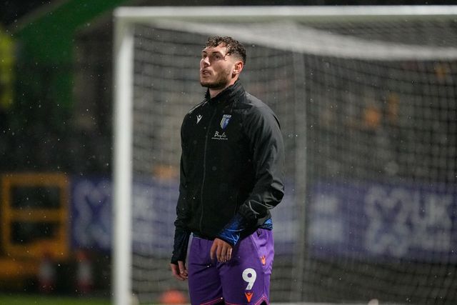 Josh Andrews of Gillingham in the pregame warmup session  during the Sky Bet League 2 match Notts County vs Gillingham at Meadow Lane, Nottingham, United Kingdom, 3rd February 2026

(Photo by Maynard Manyowa/News Images)