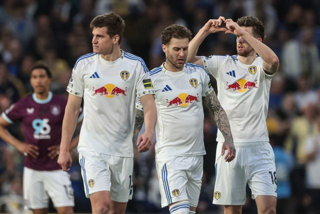Anton Stach of Leeds United celebrates his goal to make it 1-0 with team mates during the Premier League match Leeds United vs Burnley at Elland Road, Leeds, United Kingdom on 01 May 2026

(Photo by Mark Cosgrove/News Images)